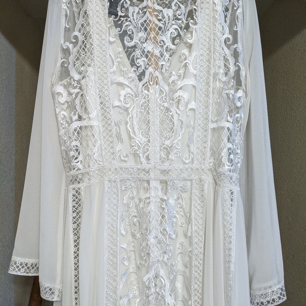 Tadashi Shoji Beatrice Wedding Gown size 12